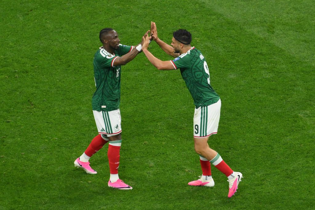  Raul Jiménez y Julián Quiñones hicieron los goles que le dieron a México el marcador 2-0 frente a Ecuador.