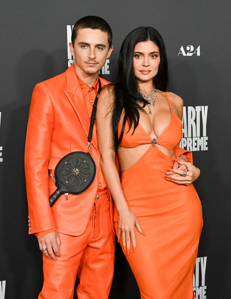 Timothée Chalamet y Kylie Jenner en la premier de "Marty Supreme" en Los Angeles.