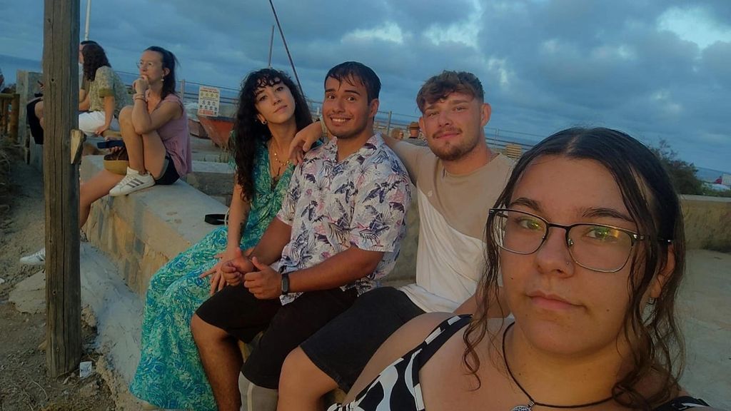 Jony Carretero con un grupo de amigos