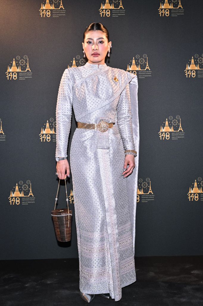 La Princesa Sirivannavari Nariratana Rajakanya y otros invitados acuden a la exposición La Mode en Majeste en Francia