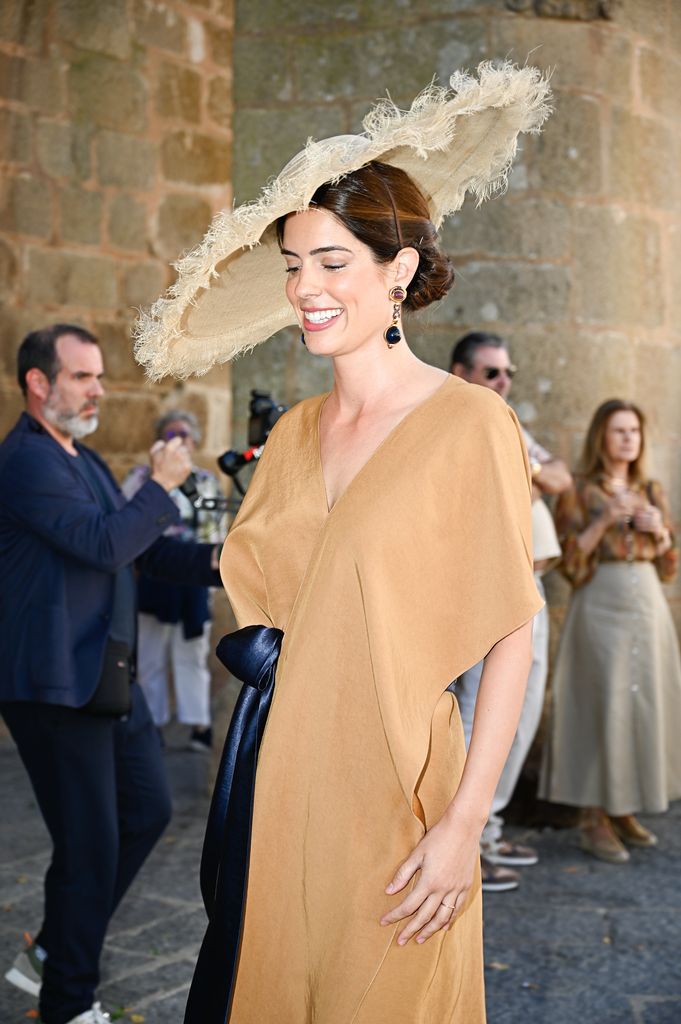 Sofía Palazuelo deslumbra en la boda de su hermano en Cáceres