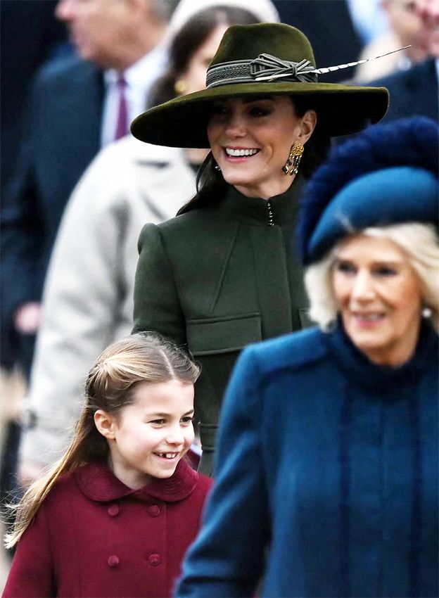 Los Windsor acuden a la tradicional misa de Navidad