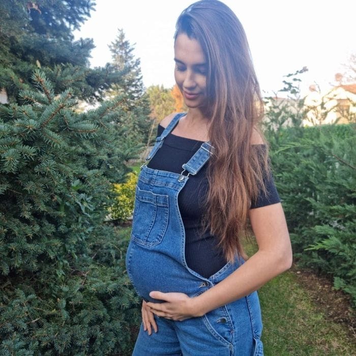Leyla LydiaTuğutlu ('Mi hija') da a luz a su primer hijo con un parto en el agua