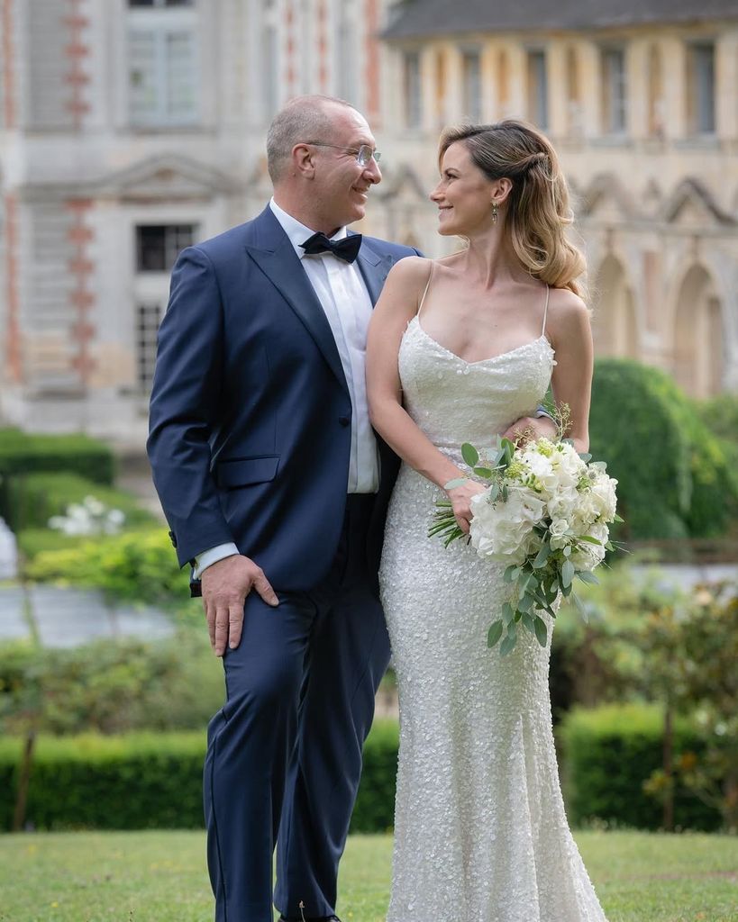 La pareja se casó por el civil en 2021, en una boda de ensueño realizada en París.