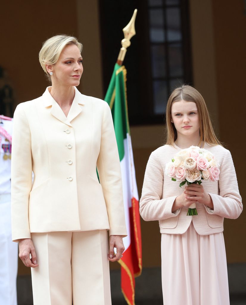 La princesa Charlene de Mónaco y su hija, la princesa Gabriella, durante la visita oficial del ministro italiano a Mónaco, el 2 de octubre de 2026.
