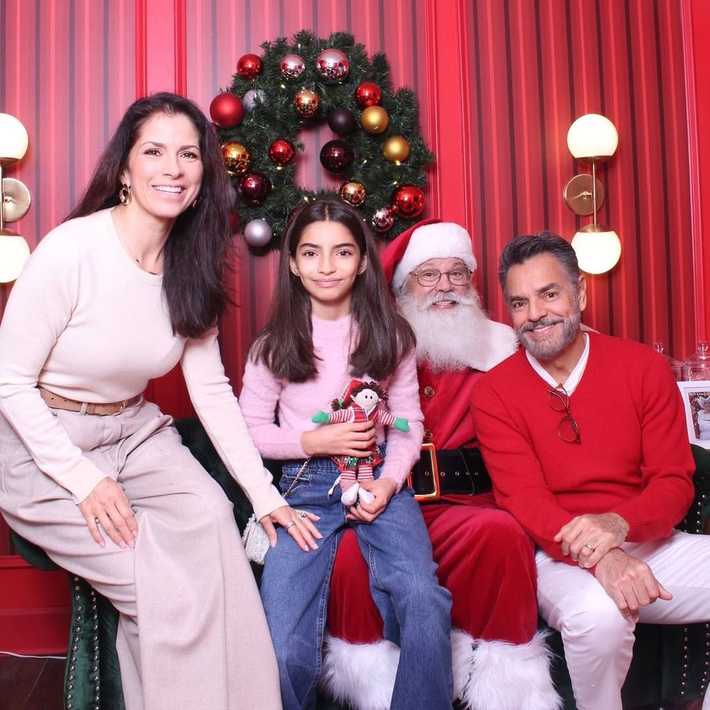 Eugenio Derbez, Alessandra Rosaldo y Aitana.