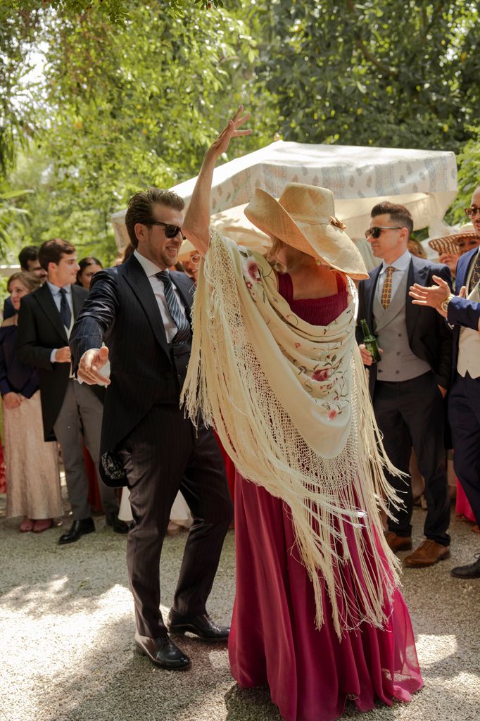 mantón de manila para madrinas de boda