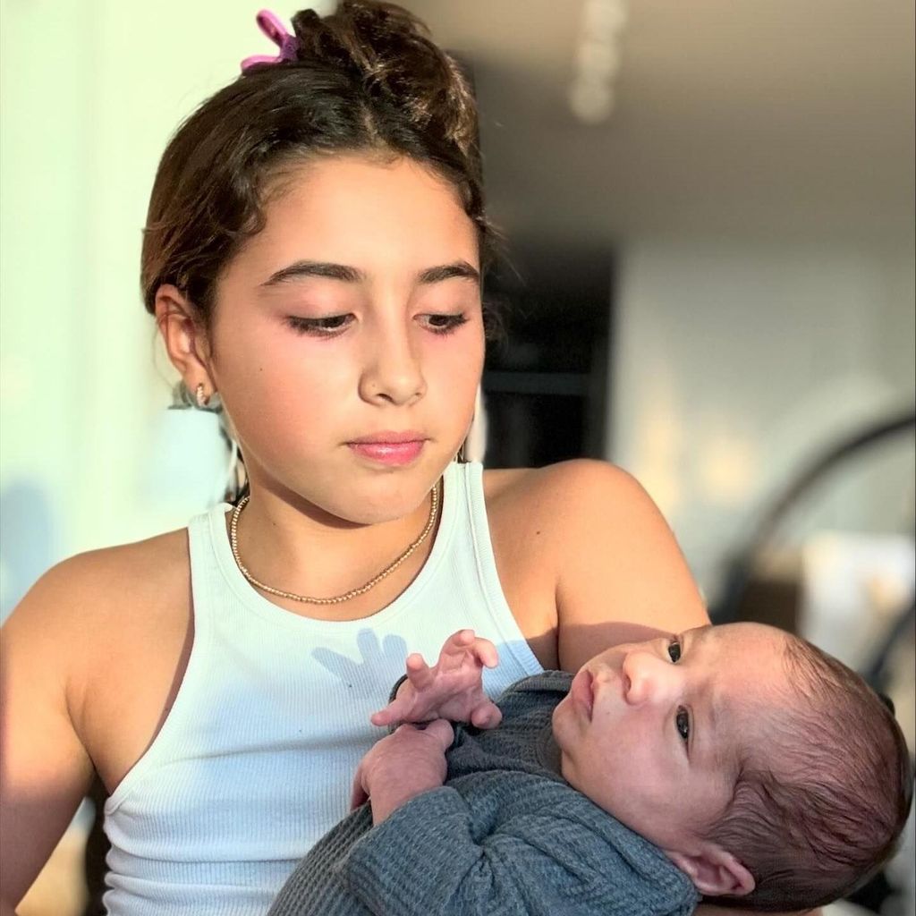 Salomé y su hermanito Lorenzo