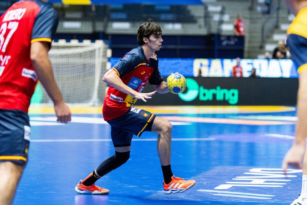 LA INFANTA CRISTINA ARROPA A SU HIJO PABLO EN SU DEBUT CON LA SELECCIÃN ESPAÃOLA DE BALONMANO EN ESTOCOLMO