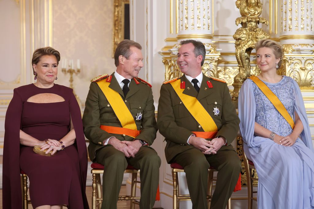Los Grandes Duques con su hijo, Guillermo, y su esposa, Stéphanie