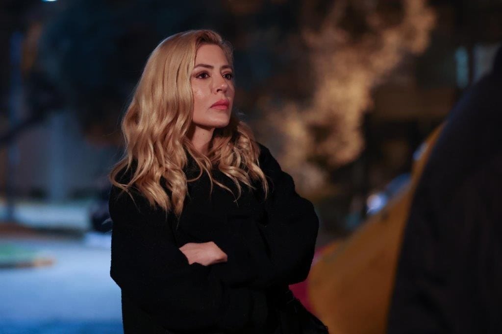 Avance de 'Hermanos': Gökhan manda a Nrbahat un vídeo romántico de Akif con Süreyya