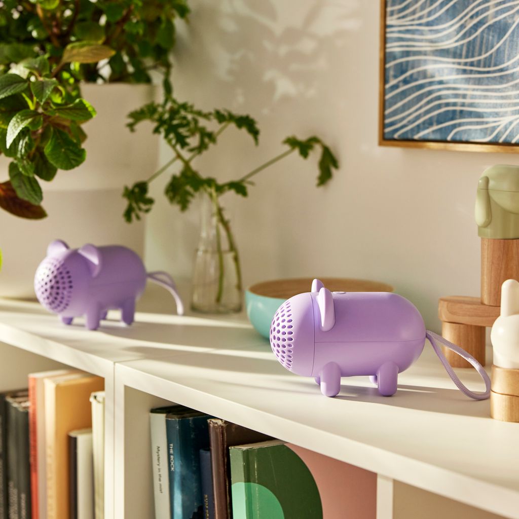 Altavoces inalámbricos en forma de ratón de color violeta