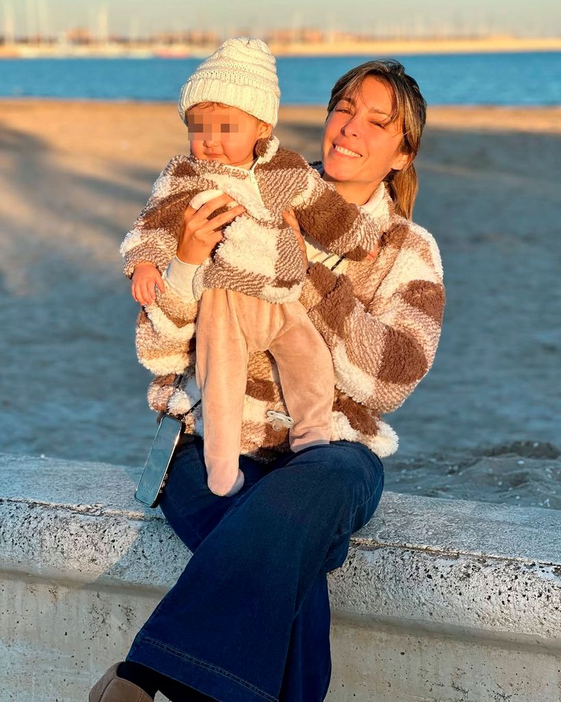Gisela, con su hijo Indiana