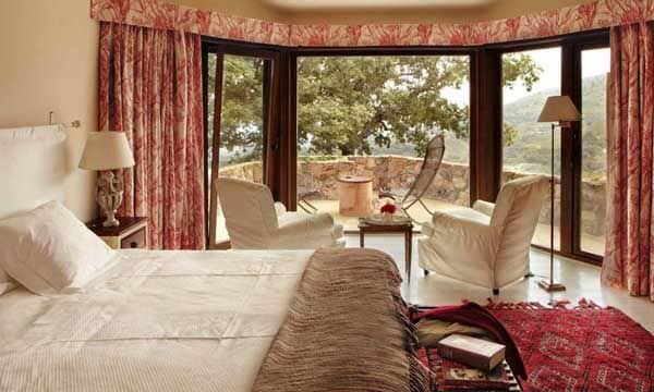 Una decoración cálida y entrañable consigue transmitir ese espíritu sereno y relajante que se respira en todo el hotel Nabia.
