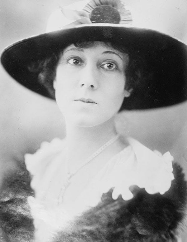 Doña Eulalia arregló un matrimonio de conveniencia entre el Infante y la actriz estadounidense Mabelle Gilman Corey (1874-1966), pero la boda se canceló al no llegar a un acuerdo económico
