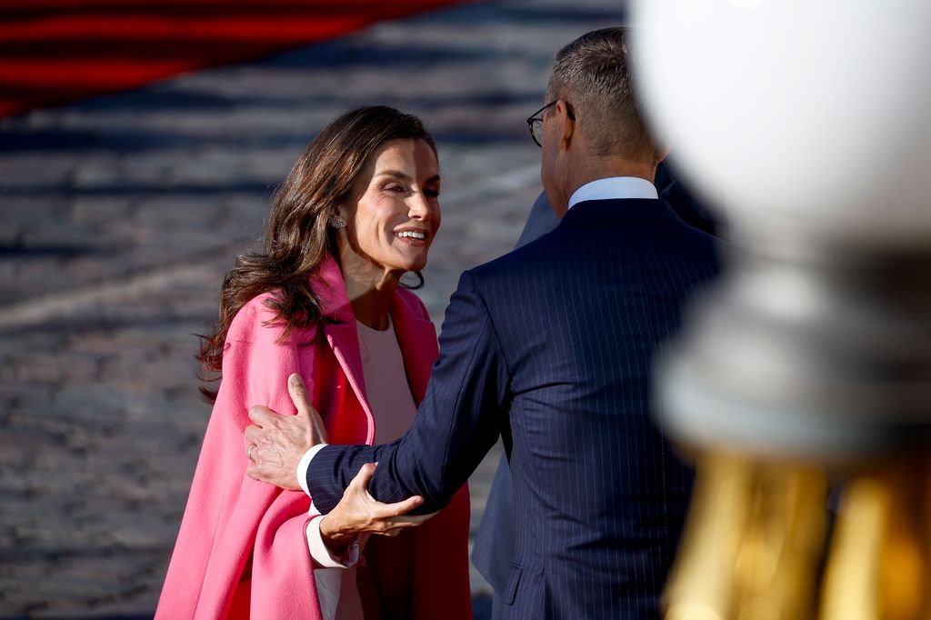 Saludo entre la reina Letizia y Alexander Stubb