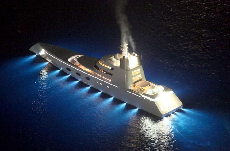 Hasta ahora el magnate ruso navegaba en un yate que no estaba nada mal, una de las embarcaciones más fascinantes y excéntricas del mundo, una mansión flotante en la que pasaron unas vacaciones Demi Moore y Ashton Kutcher
