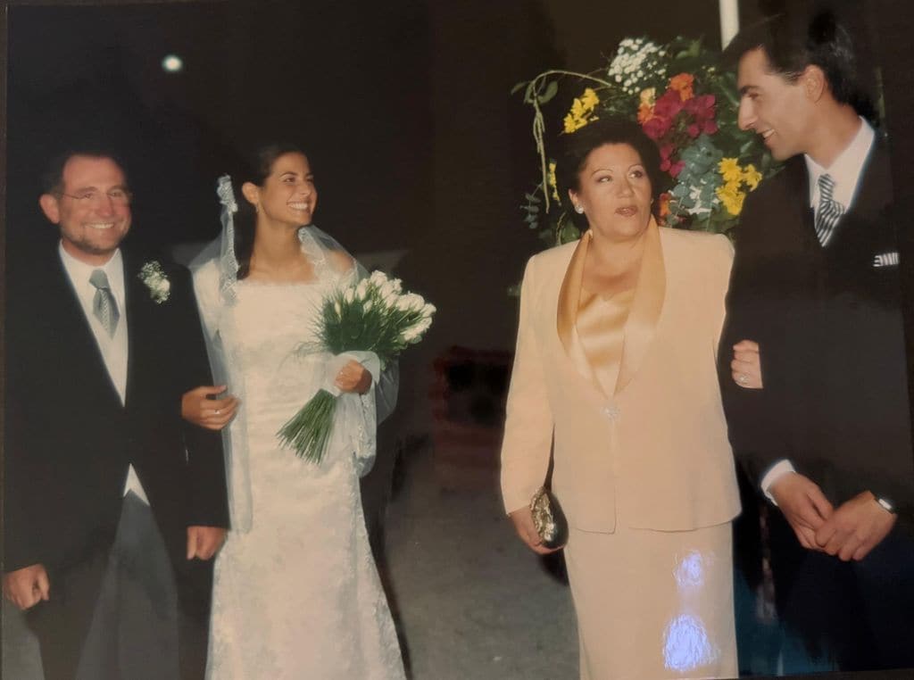 La boda de Nuria Roca y Juan del Val. 6 de octubre de 2000 en Valencia