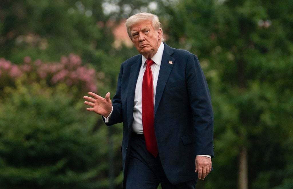 La secretaria de prensa de la Casa Blanca aseguró que la condición de Donald Trump es benigna y común en la gente mayor de 70 años. 