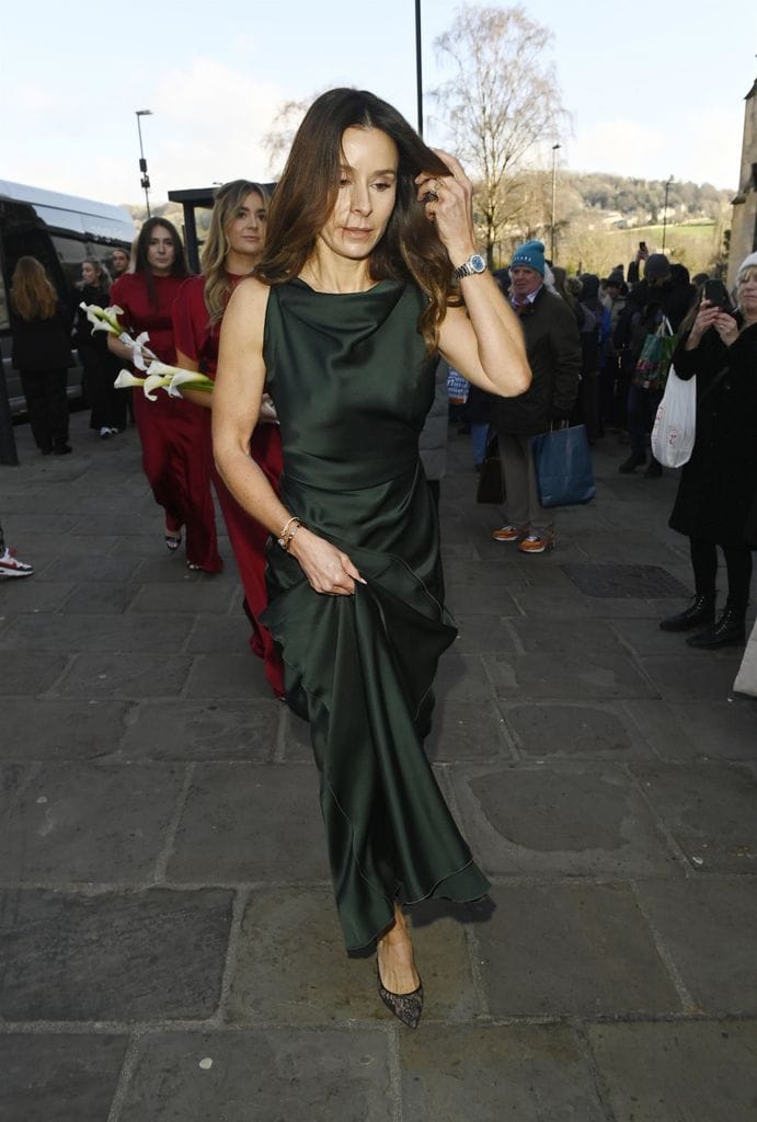 La madre de la novia, Tana Ramsay, con un vestido de Victoria Beckham
