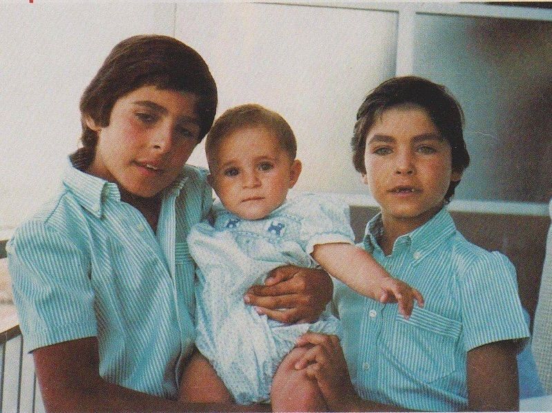 Kiko Rivera con sus hermanos Francisco y Cayetano