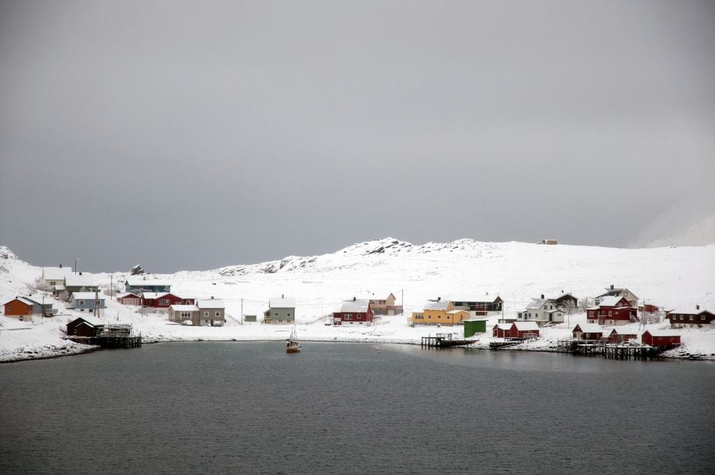 Havøysund, el pequeño pueblo pesquero del norte de Noruega donde se ubican las plantas que ofrecen los nuevos empleos