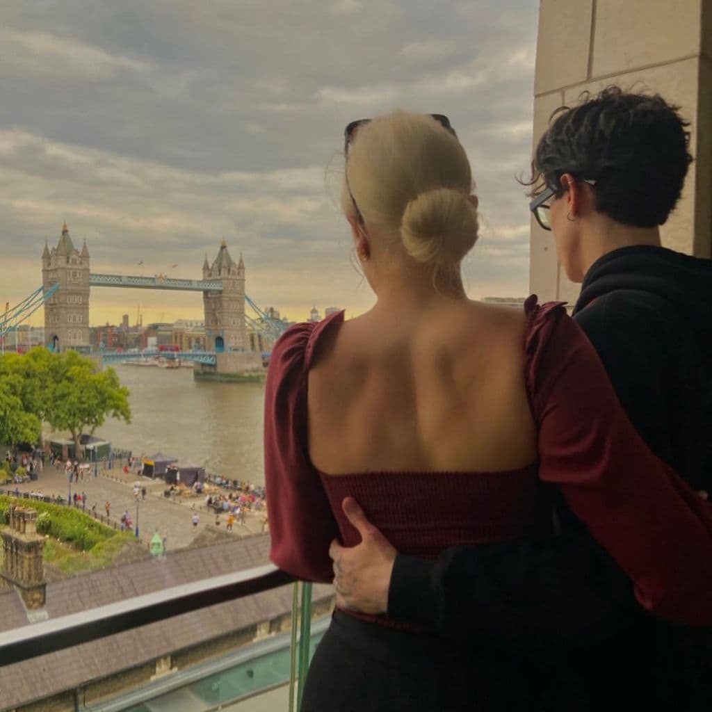 ryan muniz y su novia