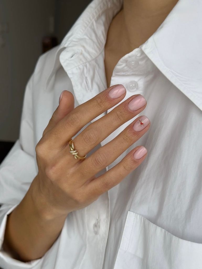 Uñas con efecto mini joyas