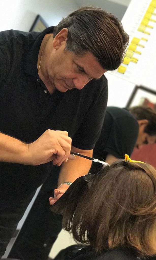 Michael Canalé el experto colorista de Jennifer Aniston compartió algunos tips para pintarse el cabello en casa
