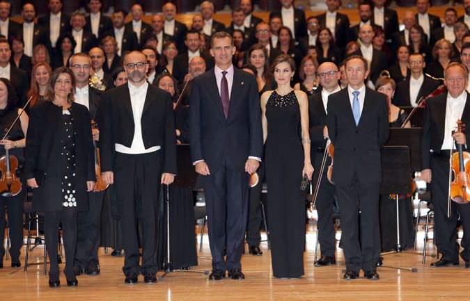 Los Reyes durante el XXIV Concierto Premios Princesa de Asturias que ofreció el Coro de la Fundación y la orquesta Oviedo Filarmonía que han ofrecido la Misa para solistas bajo la dirección de Marzio Conti y con la participación del tenor Ramón Vargas y del barítono David Menéndez
