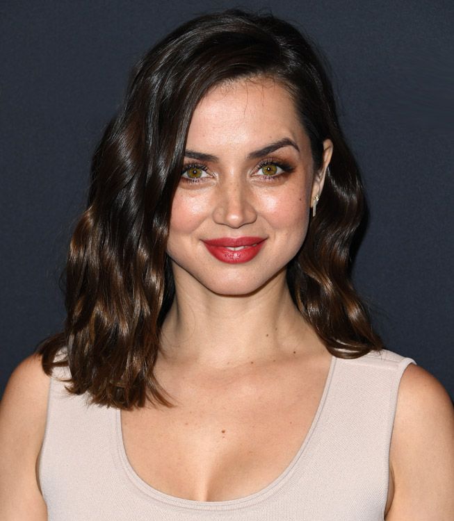 Ana de armas pelo