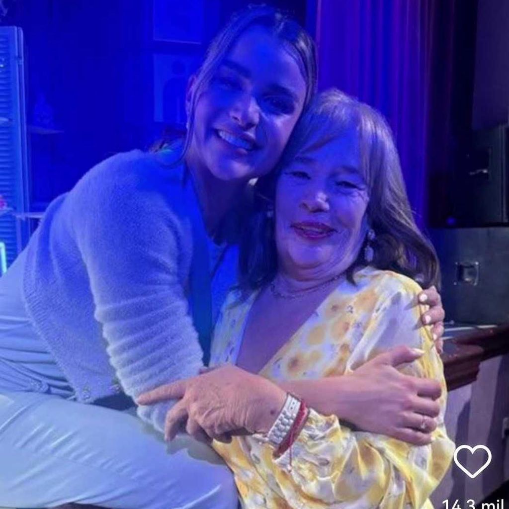 clarissa molina y su amiga