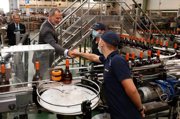 En la sección de embotellado del Grupo Osborne