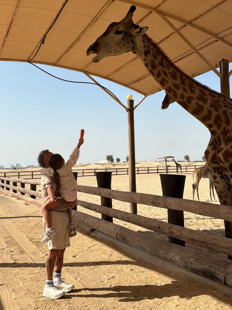Gianluca Vacchi compartió hermosas fotos de su paseo familiar.