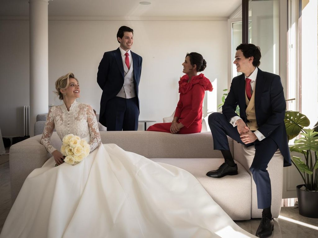 Meritxell y sus tres hermanos, que además la ayudaron a elegir el vestido de novia