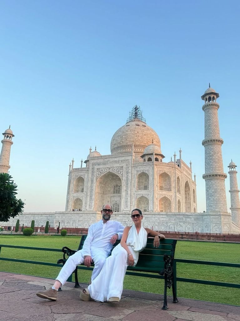 Martha Debayle y Juan Garibay en el Taj Mahal.