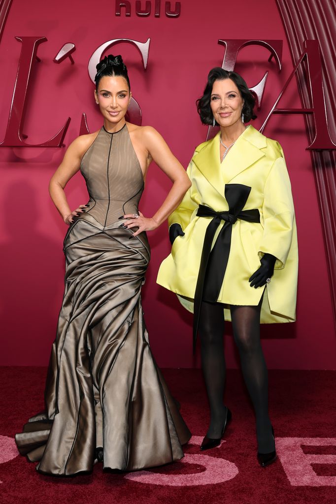 Kris apoya a Kim en el lanzamiento de su nuevo proyecto.