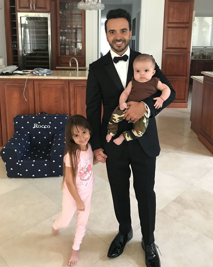 La modelo recordó cómo era su familia hace unos años, durante una noche de premios con su hija, Mikaela aún siendo una niña y su hijo Rocco, un bebé