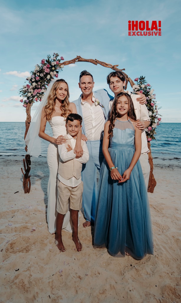 Foto: @lightswphotography / @markatalent | Vestido novia y traje de novio: Benito Santos