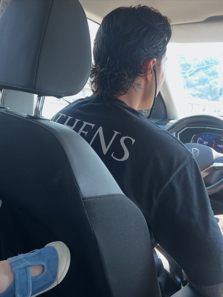 El pie del pequeño Carlo en el viaje