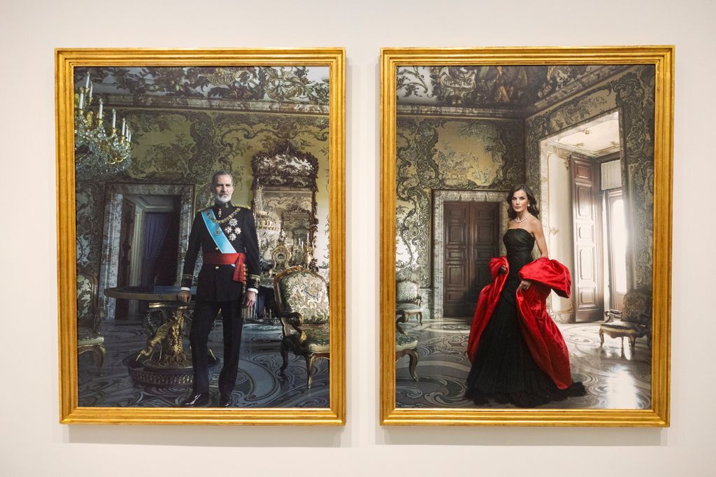 Представлены новые портреты короля и королевы Испании Представлены новые портреты короля и королевы Испании