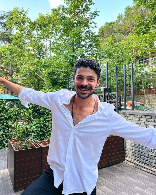 Los motivos por los que Halit Özgür Sari ha abandonado 'Hermanos'