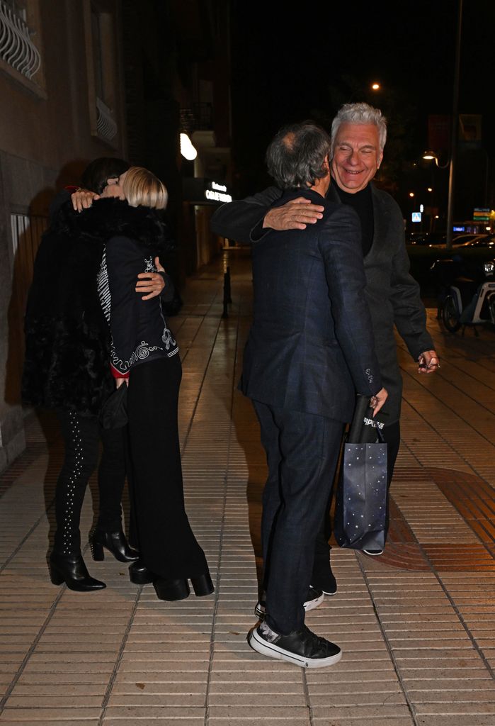 Eugenia Martínez de Irujo celebró su cumpleaños con Narcís Rebollo y un grupo de amigos, entre ellos Carles Sans y María Antonia Rodríguez