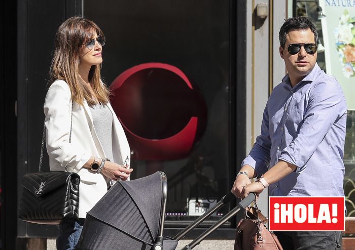 Isabel Jiménez con su marido y su hijo