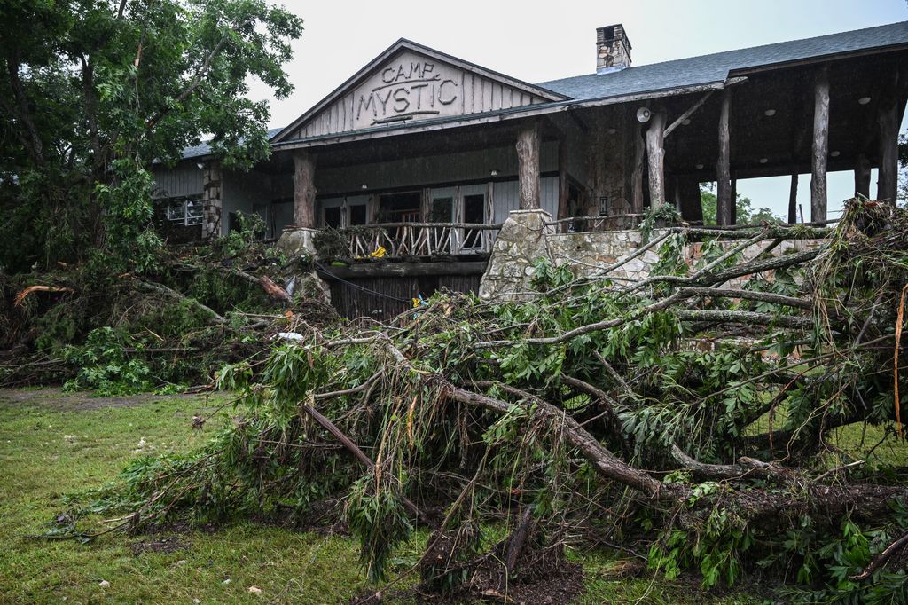 Tragedia en Texas: continúa la búsqueda de 11 niñas desaparecidas en un campamento tras inundación 