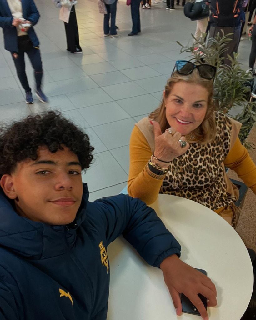 Dolores, madre de Cristiano Ronaldo, compartió también esta selfie junto a su nieto Junior.
