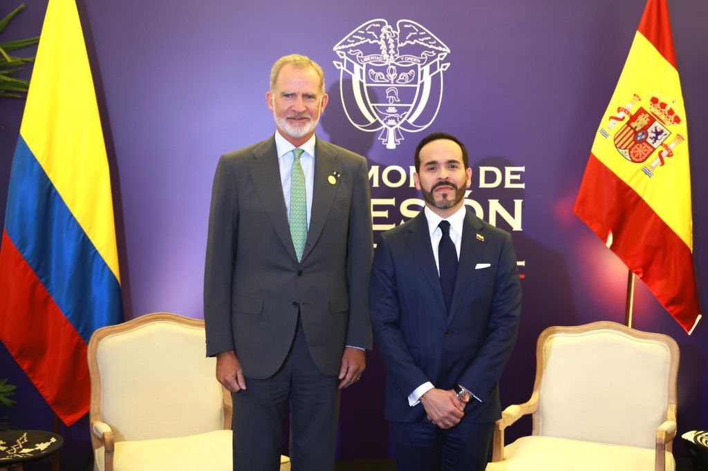 Felipe VI junto al nuevo presidente de Colombia, Abelardo de la Espriella
