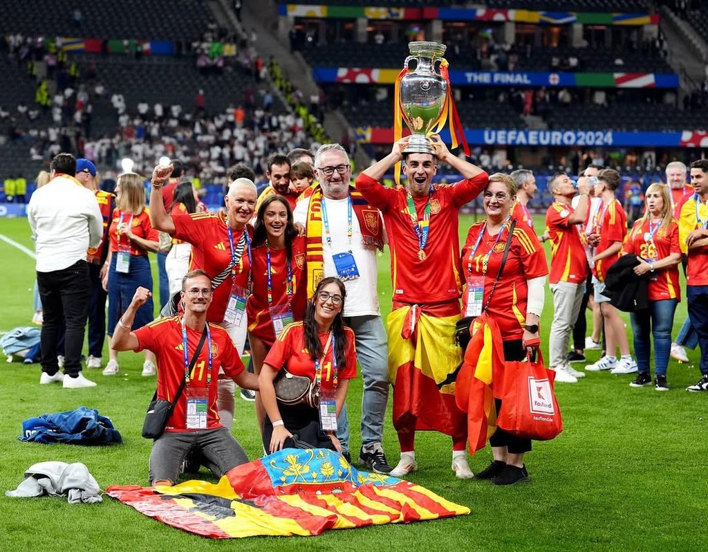 Ferrán Torres con su familia
