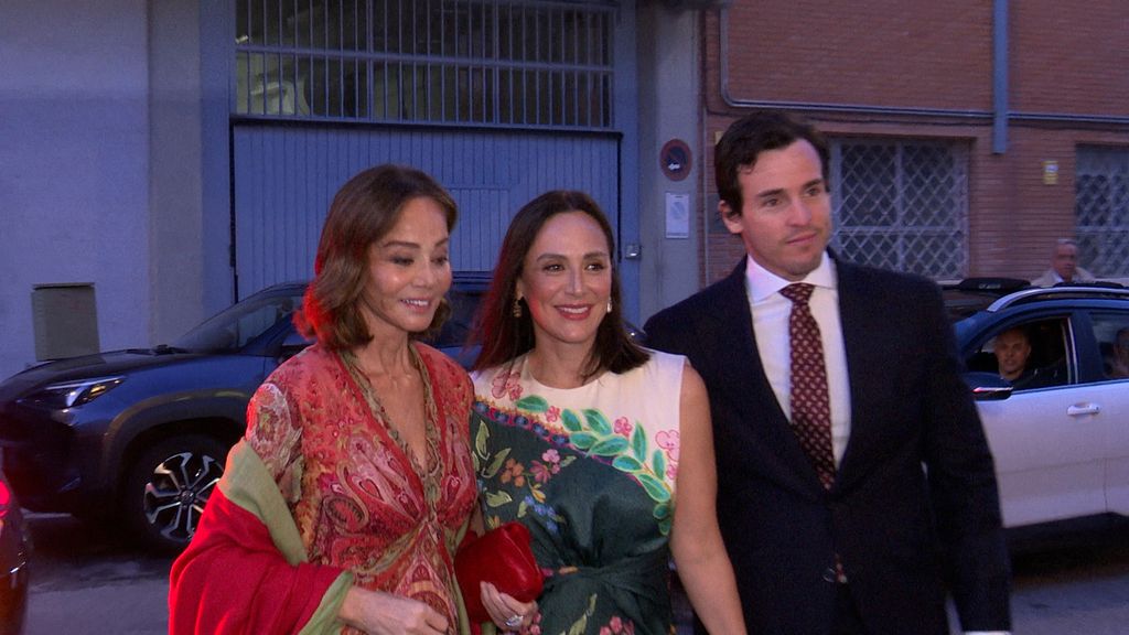 Isabel junto a su hija Tamara y su yerno Íñigo Onieva en la fiesta de Paco Arango