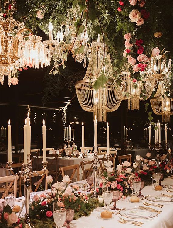 Decoración de mesa presidencial de boda